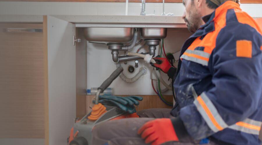 Expert burst pipe repair services in Warner, OK